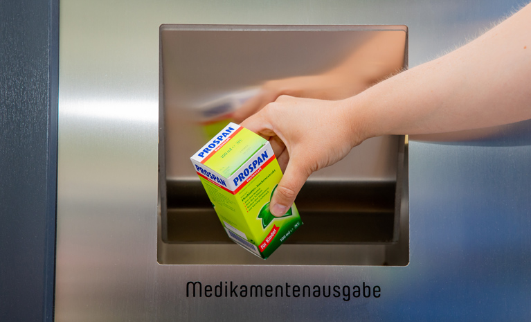 Abholautomat Apotheke Friedberg Medikamentenausgabe